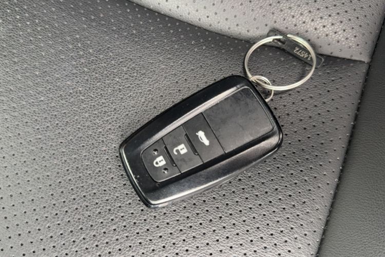 Used Toyota Corolla 2021 Dual-Motor 1.8L E-CVT Elite Edition
