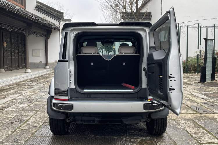 Used  V23 2025 401 Two-Wheel Drive Intelligent Driving Version
