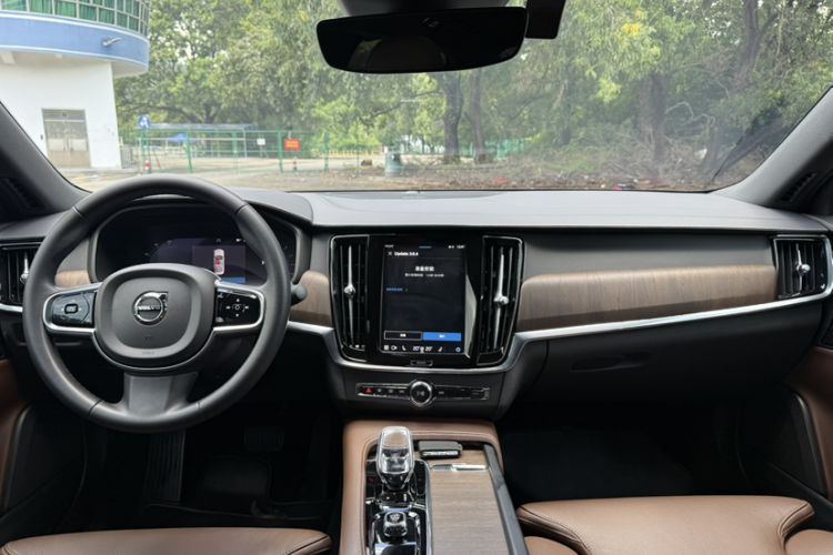 Used Volvo S90 2023 B5 Zhiyuan Luxury Edition
