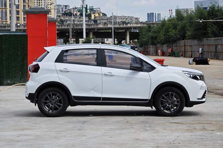 Used Geely Auto Vision X3 2021 PRO 1.5L CVT Deluxe Model
