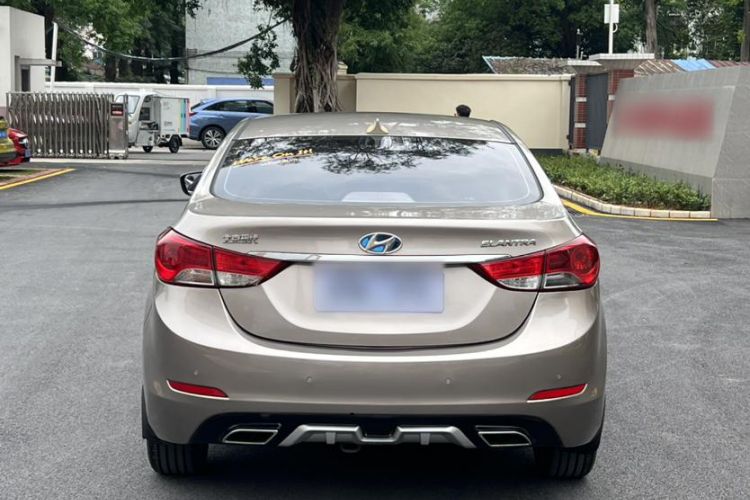 Used Hyundai Elantra 2015 1.6L Automatic Fashion Model