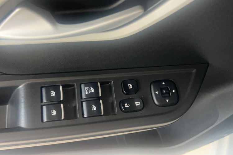 Used SOL E10X 2021 302 km Range Luxury Version 31.4 kWh
