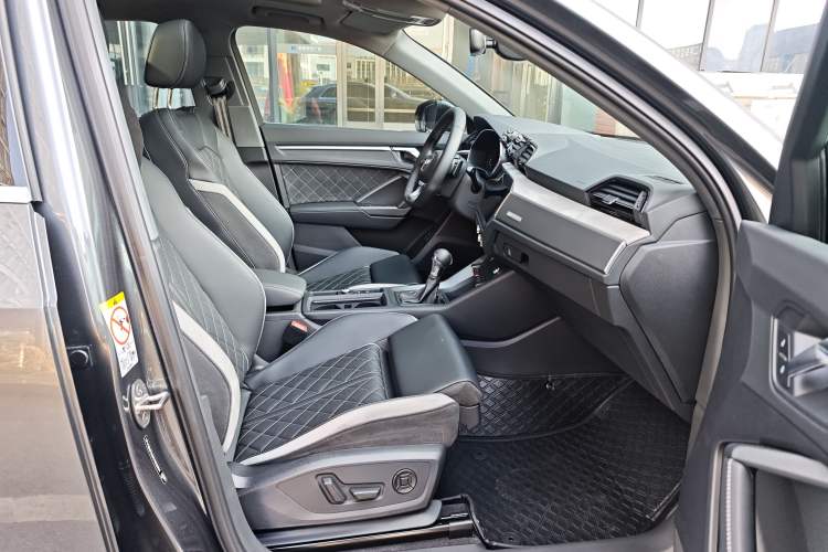 Used Audi Q3 2024 35 TFSI Fashion Dynamic Edition
