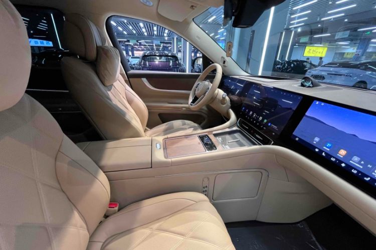 Used Hima AITO M9 2025 Extended-Range Ultra Version 52 kWh 6-Seater
