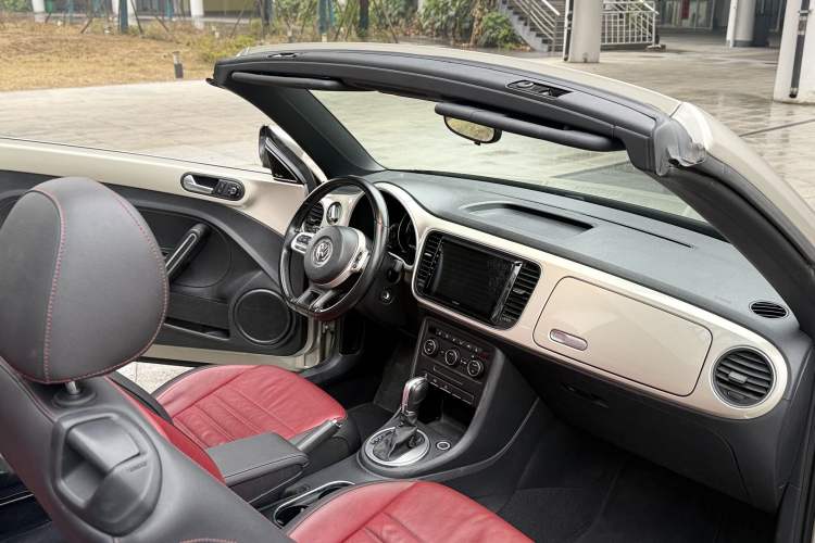 Used Volkswagen Beetle 2015 180TSI Convertible Edition
