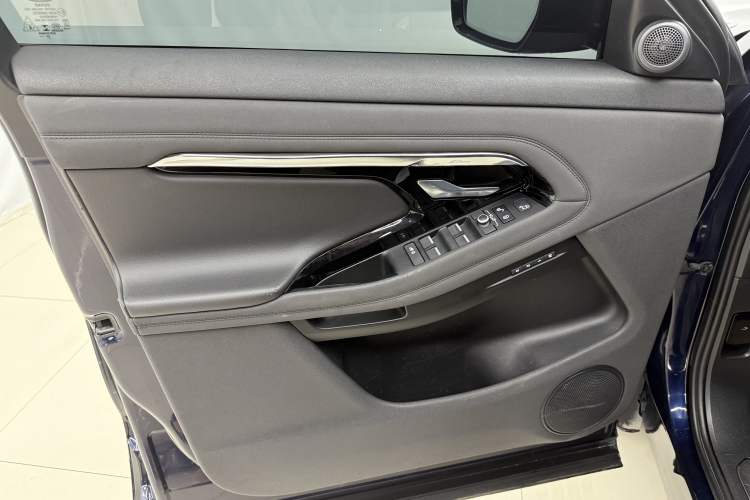 Used Land Rover Range Rover Evoque 2020 249 PS R-DYNAMIC S Blackened Sport Technology Edition
