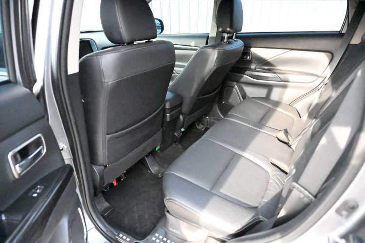 Used Mitsubishi Outlander 2016 2.4L 4x4 Elite Edition 5 Seats
