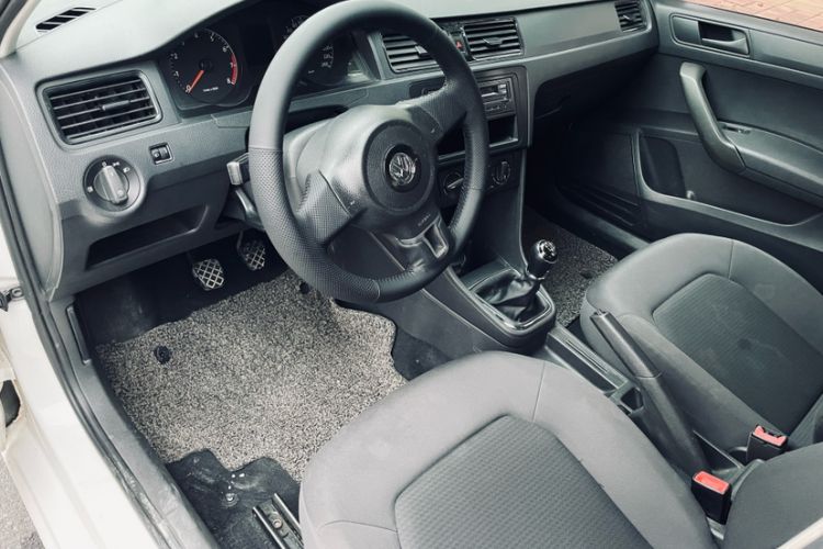 Used Volkswagen Santana 2015 1.6L Manual Fashion Edition
