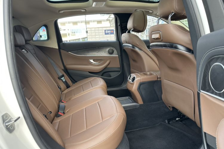 Used Mercedes-Benz E-Class 2019 E 300 L Sporty and Stylish Model
