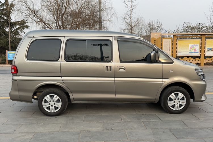 Used FORTHING Lingzhi 2023 M5 1.6L Practical Model 5 Seats