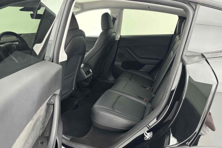 Used Tesla Model Y 2023 Rear-Wheel-Drive Version
