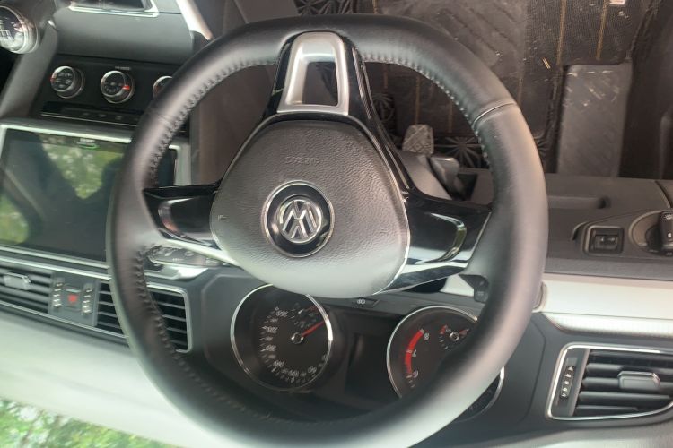 Used Volkswagen Lamando 2015 230TSI Manual Trend Edition
