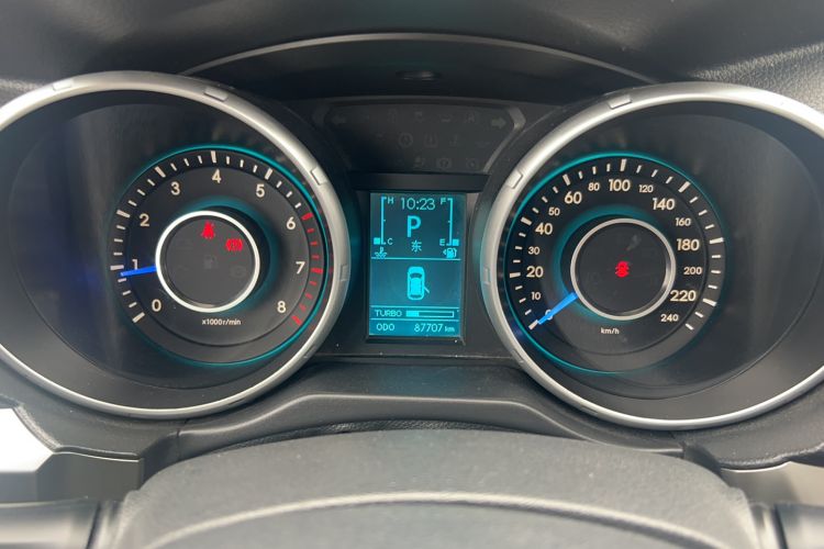 Used BAIC Senova X65 2015 2.0T automatic comfort version
