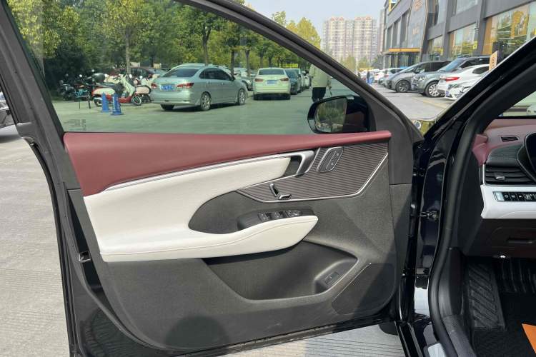 Used Buick LaCrosse 2025 28T Platinum Edition
