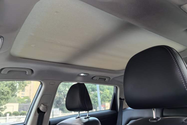 Used Geely Auto Emgrand X7 Sport 2016 2.0L Manual Smart Connect Version
