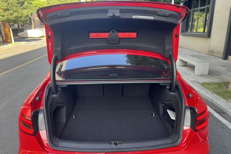 Used Audi A4L 2018 30th Anniversary Edition 40 TFSI Trendy Model
