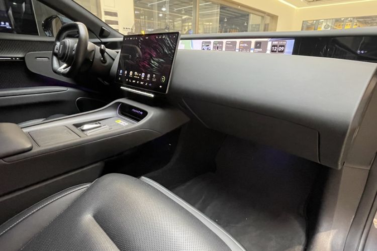 Used  12 2025 Ultra Extended-Range Edition