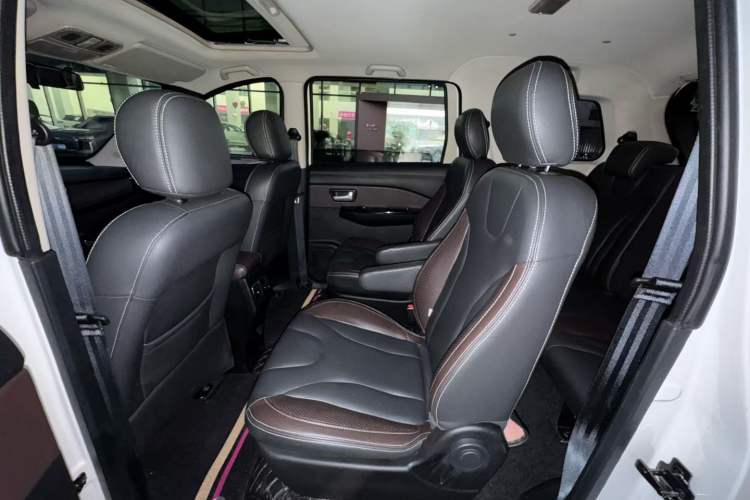 Used Dongfeng Fengon 370 2018 S370 1.5L CVT Luxury 7-Seater
