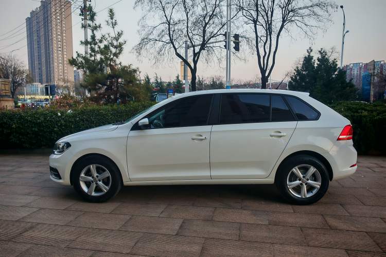 Used Volkswagen Santana 2015 Haval H6 1.6L Automatic Luxury Model
