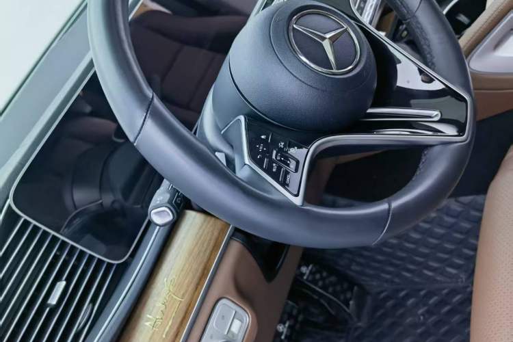 Used Mercedes-Benz GLE 2024 GLE 450 4MATIC Stylish Model
