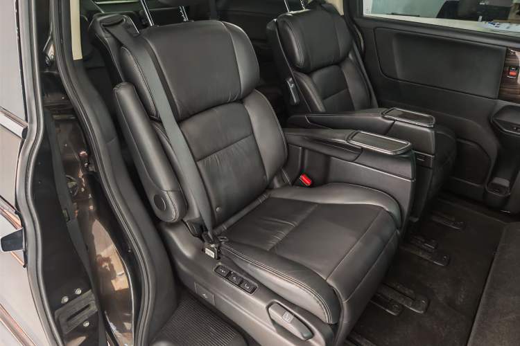 Used Honda Elysion 2016 2.4L Luxury Edition
