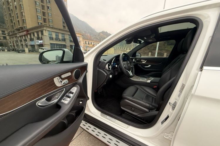 Used Mercedes-Benz GLC 2020 GLC 300 L 4MATIC Dynamic Edition
