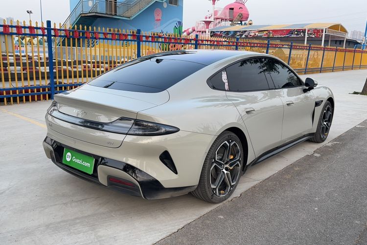 Used  SU7 2024 Rear-Drive Long-Range Intelligent Driving Version
