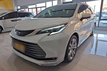 Used Toyota Sienna 2023 2.5L Hybrid Deluxe Edition