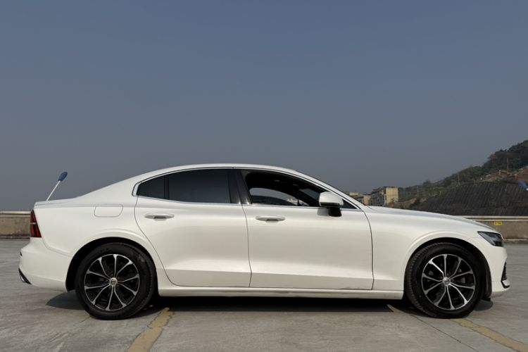 Used Volvo S60 2020 T4 Zhiyi Luxury Edition