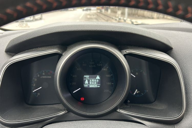 Used Oshan CX70 2017 Facelifted CX70T 1.5T Manual High-Performance Edition
