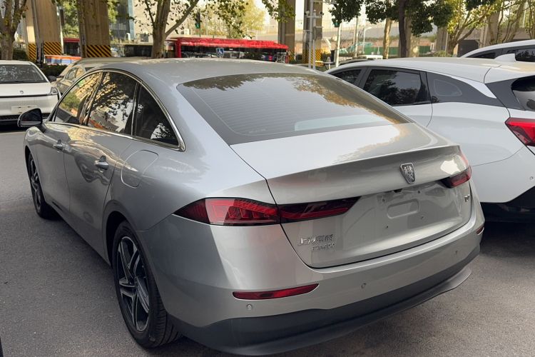 Used Roewe D7 2023 DMH 125km Superior Edition
