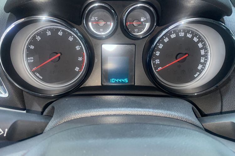 Used Buick Encore 2015 1.4T Automatic Two-Wheel Drive Urban Elite Version
