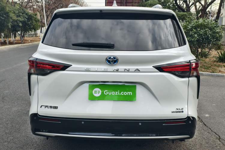 Used Toyota Sienna 2023 2.5L Hybrid Luxury Edition