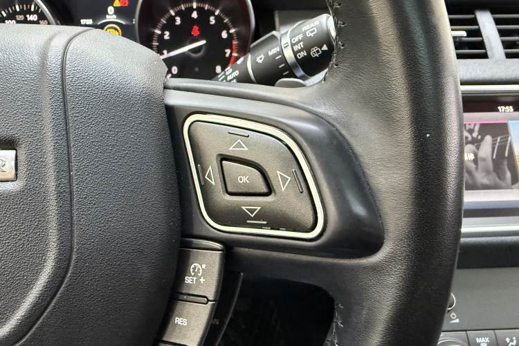 Used Land Rover Range Rover Evoque 2018 200PS PURE New Fashion Edition
