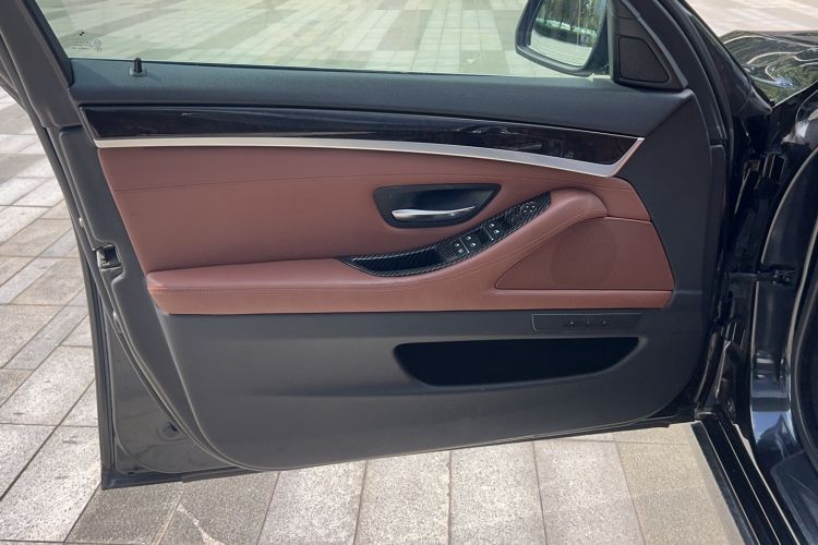 Used BMW 5 Series 2014 535Li Leading Model
