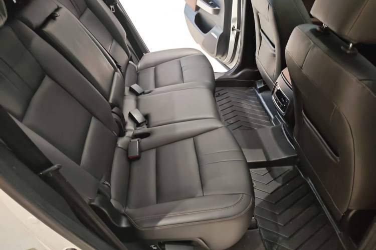 Used GAC Trumpchi GS8 2017 320T Two-Wheel Drive Luxury Smart Connectivity Version (7 Seats)
