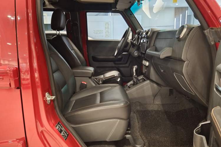 Used Beijing Auto BJ40 2016 40L 2.3T Automatic All-Wheel Drive Premium Edition
