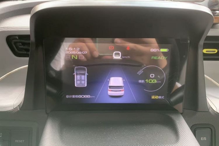 Used Wuling Hongguang MINIEV 2022 Macaron Colorful Edition Lithium-Ion Battery
