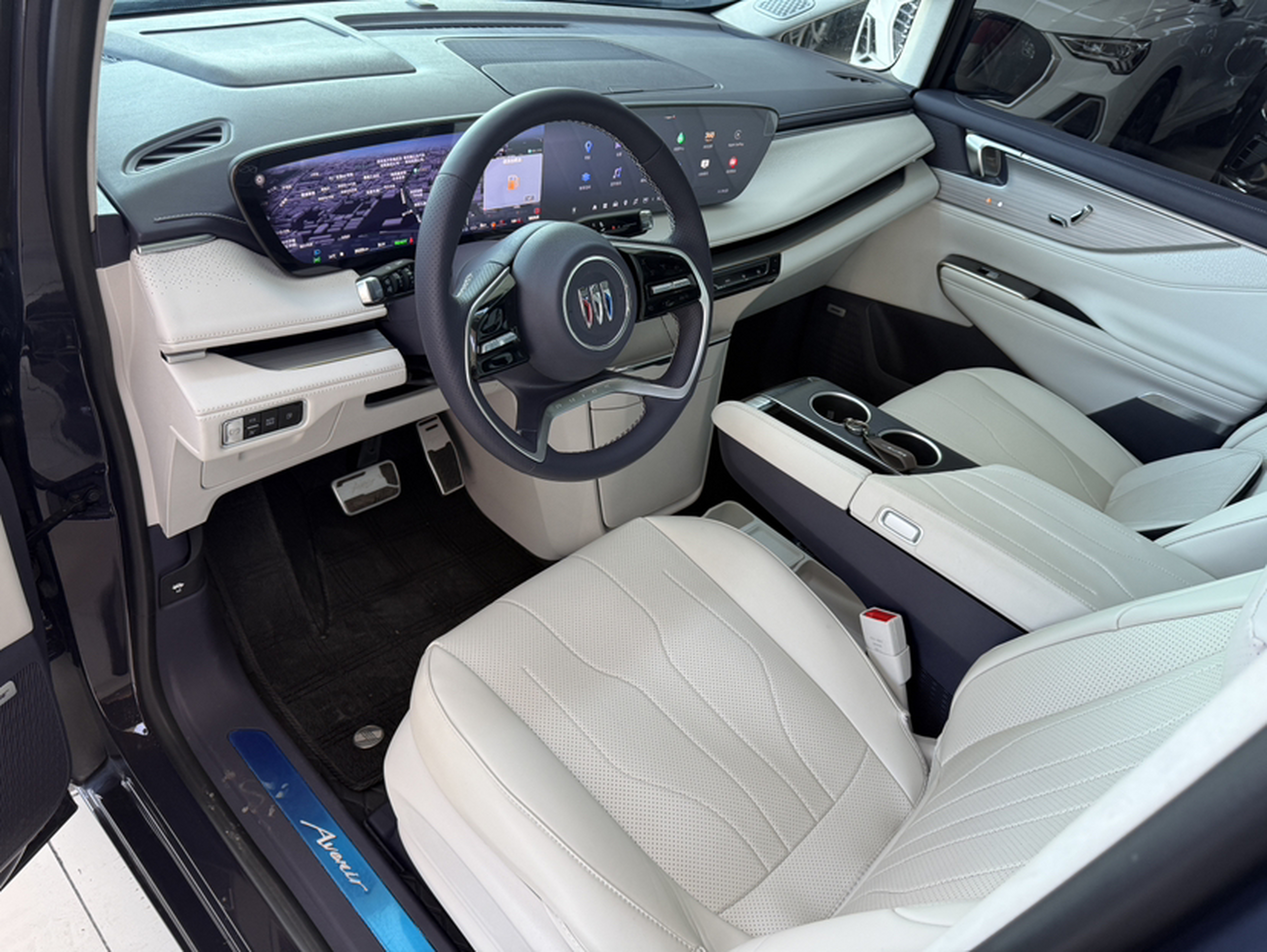 Переднее сиденье в автомобиле