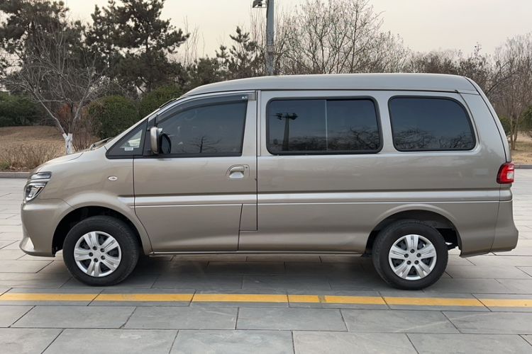 Used FORTHING Lingzhi 2023 M5 1.6L Practical Model 5 Seats