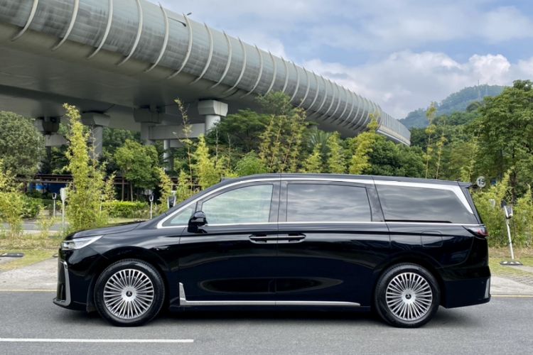 Used VOYAH Dream 2025 PHEV Four-Wheel-Drive Flagship Version – Qiankun Edition
