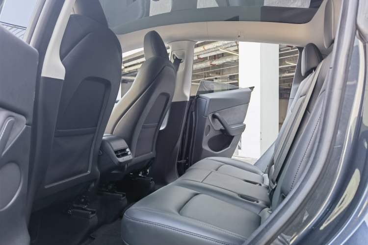 Used Tesla Model Y 2024 Rear-Wheel-Drive Version
