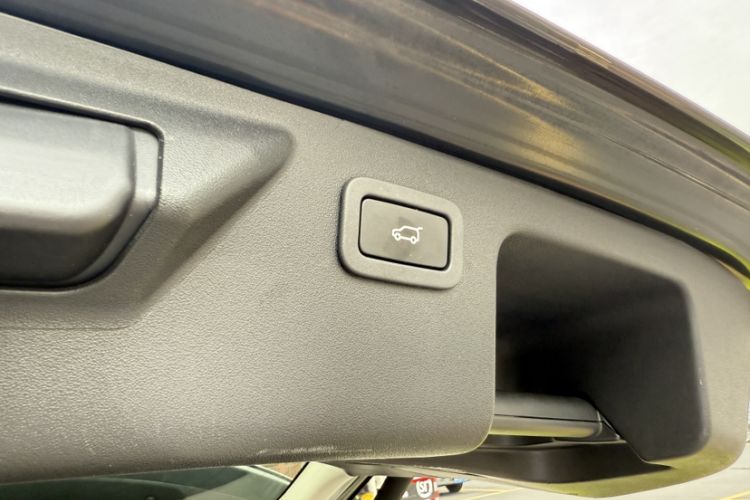 Used Land Rover Discovery Sport 2019 240 PS SE Version China VI Standard