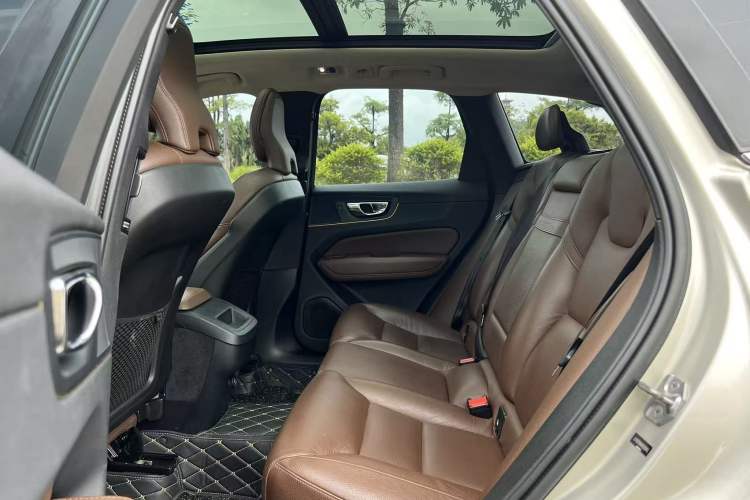 Used Volvo XC60 2019 T5 4x4 Smart Edition China V Standard