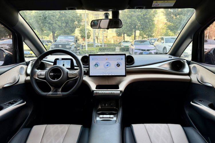 Used BYD Dolphin 2023 420 km Free Version
