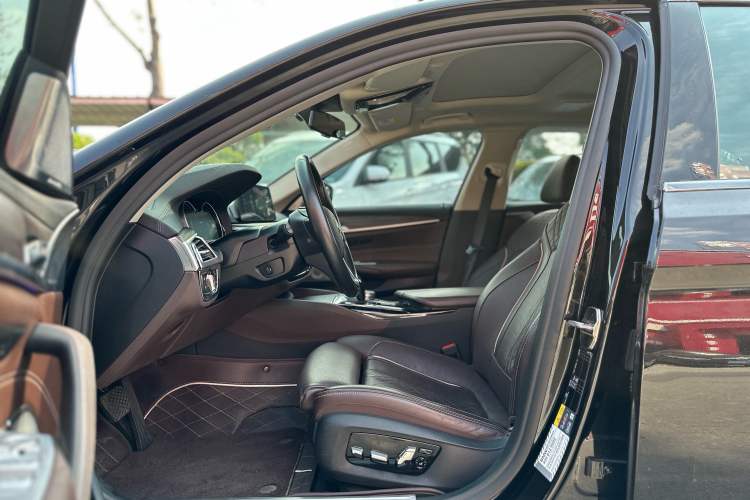 Used BMW 5 Series New Energy 2018 530Le Luxury Package
