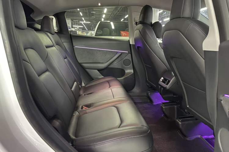 Used Tesla Model Y 2022 Long-Range All-Wheel-Drive Version
