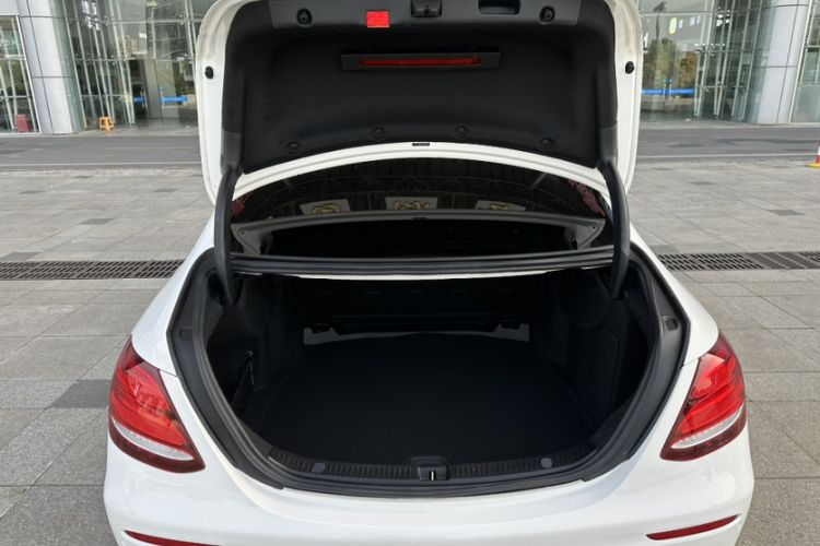 Used Mercedes-Benz E-Class 2019 E 300 L Sporty and Stylish Model
