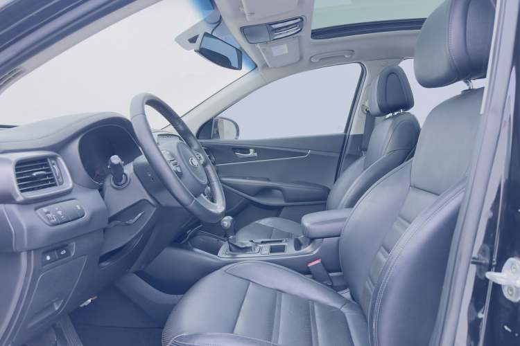 Used Kia Sorento 2016 Sorento L 2.4L Gasoline 4WD Custom Edition 7 Seats Emission Standard China V
