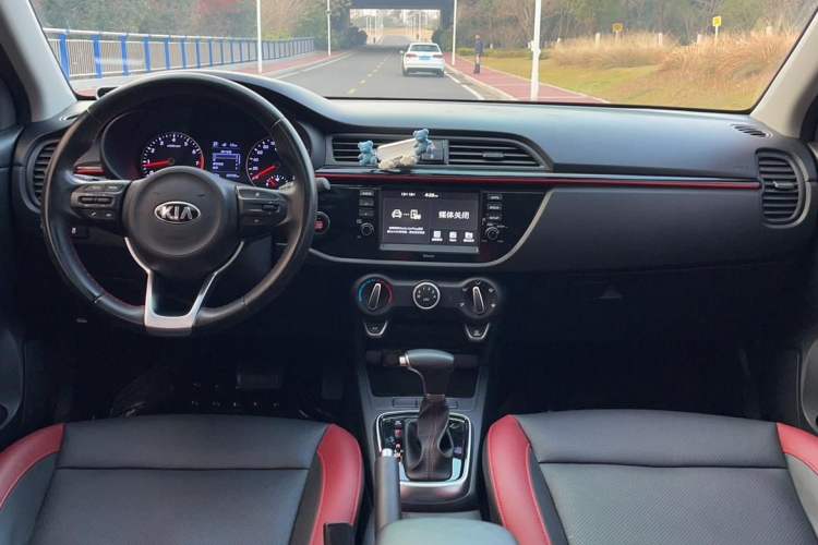 Used Kia KX Cross 2018 1.6L Automatic Dynamic Sunroof Version
